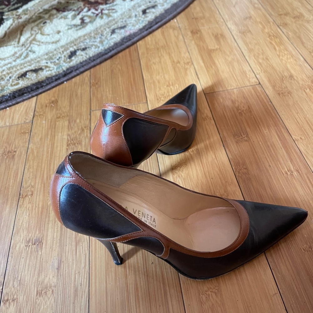 Vintage Bottega Veneta Italy Brown/Tan Pumps sized 9